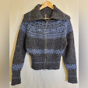 Free People Zip up wool knit sweater turtle neck. 76% Wool 24% Polyester.Size:XS